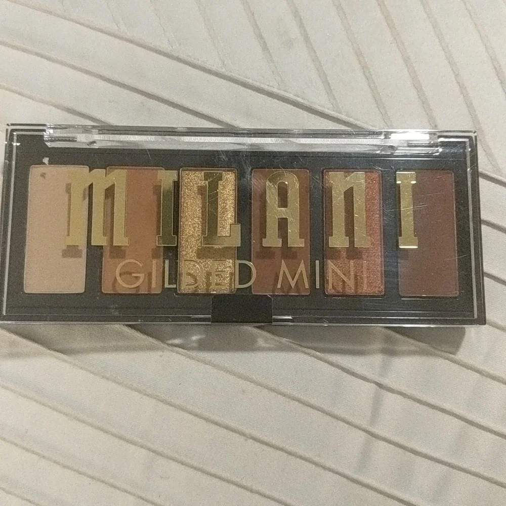 NWT MILANI Eyeshadow Palette